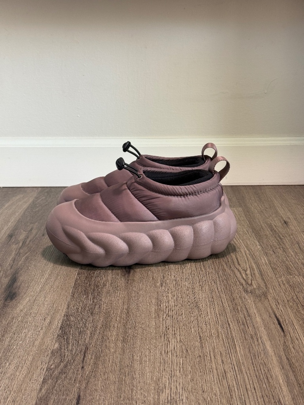 Crocs Overpuff Shorty Truffle